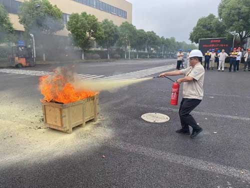 “人人讲安全、个个会应急”——上海创力集团开展“安全月”消防演习活动(图5)